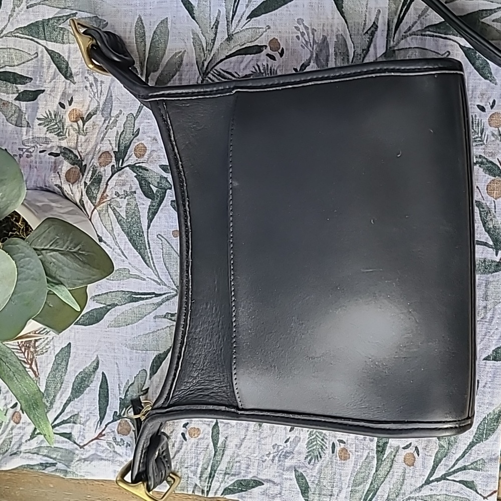 Vintage Coach Legacy Small Zip
